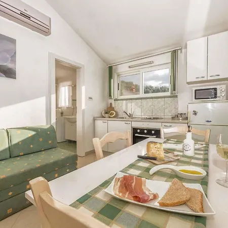 Apartment Pergola.2 Kukljica